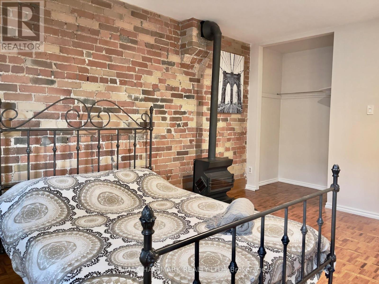 2 Verral Avenue, Toronto, Ontario  M4M 2R2 - Photo 17 - E12436191