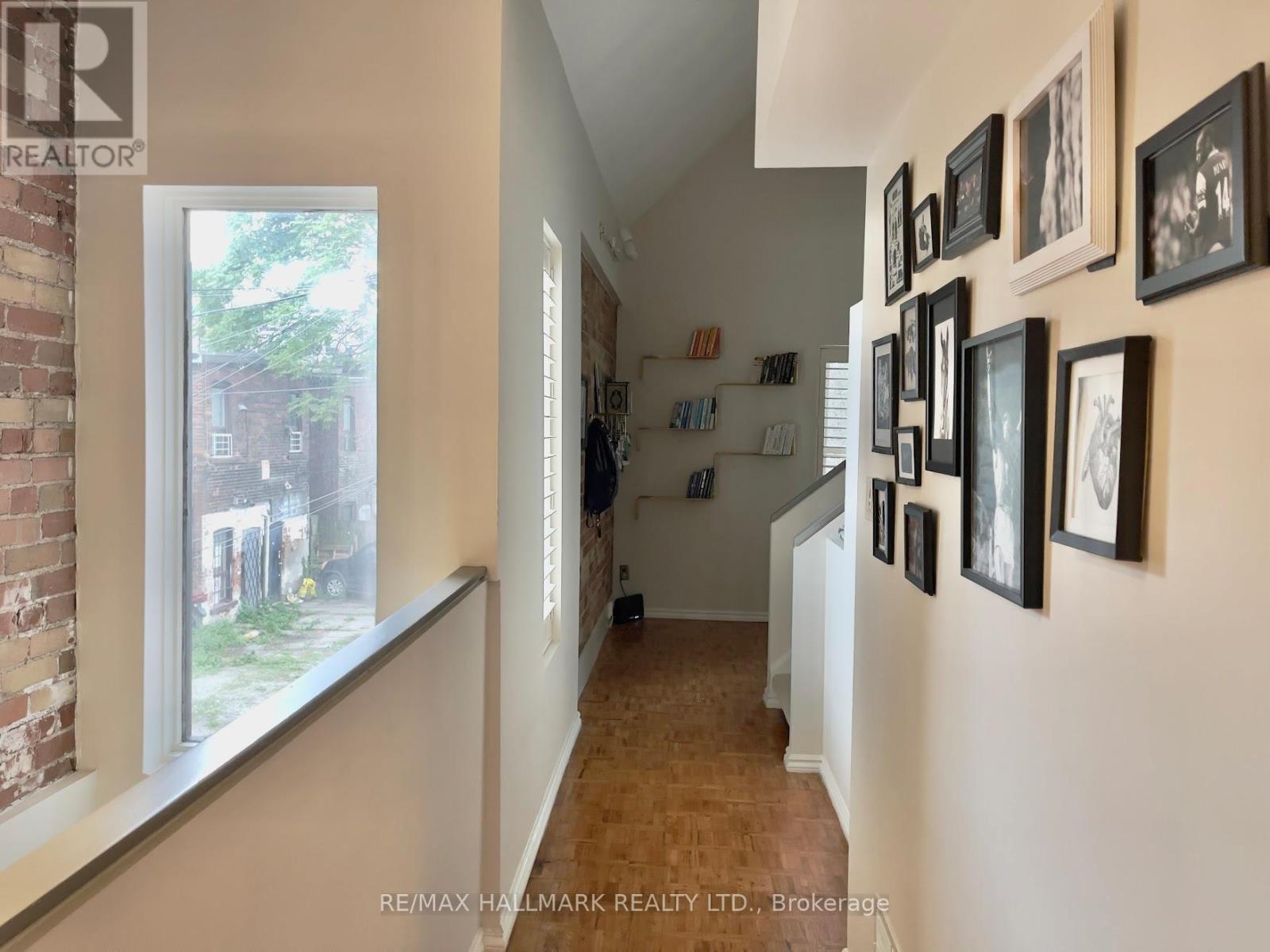 2 Verral Avenue, Toronto, Ontario  M4M 2R2 - Photo 19 - E12436191