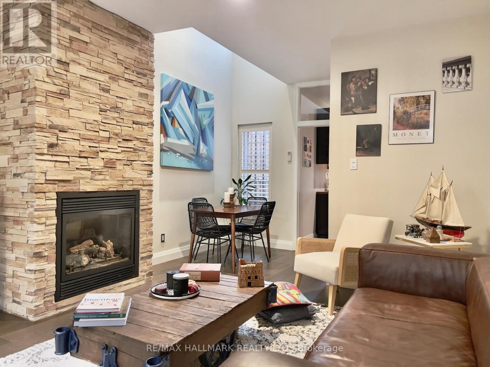 2 Verral Avenue, Toronto, Ontario  M4M 2R2 - Photo 5 - E12436191
