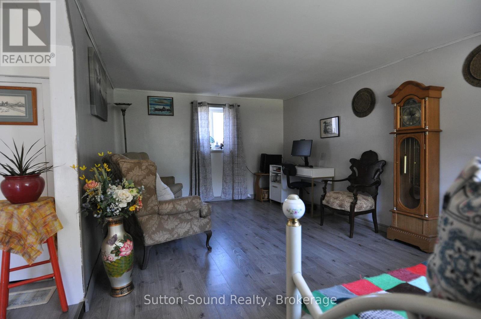 1614 3rd Avenue E, Owen Sound, Ontario  N4K 2L9 - Photo 6 - X12336729