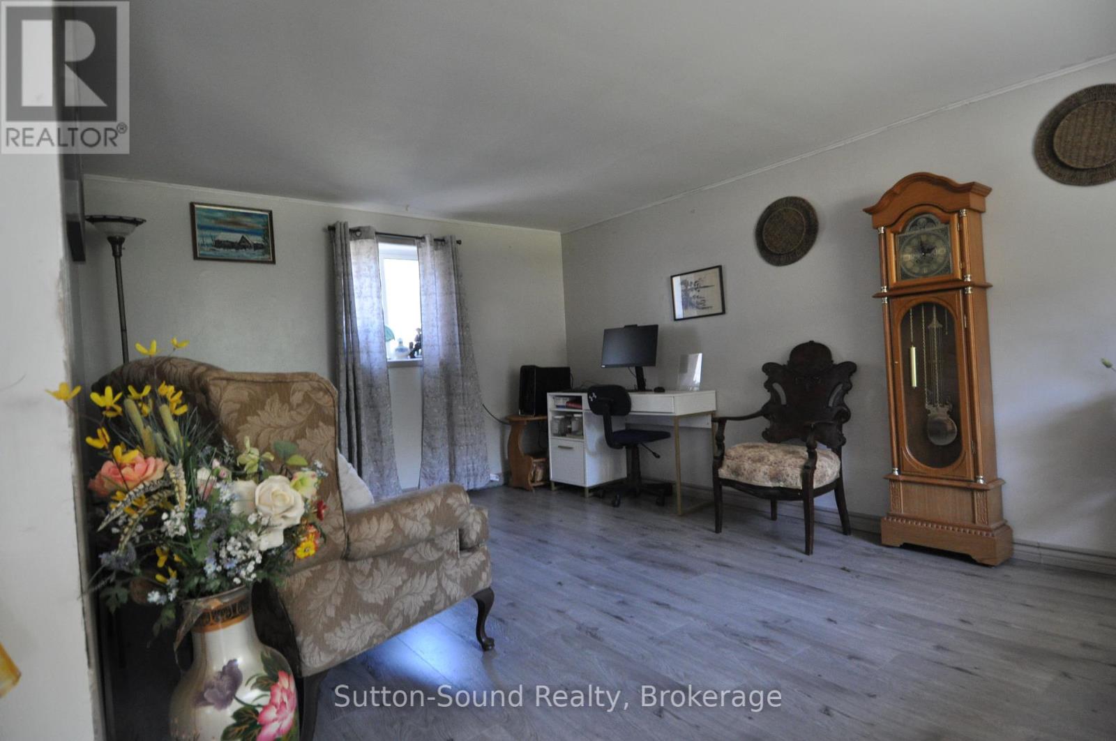 1614 3rd Avenue E, Owen Sound, Ontario  N4K 2L9 - Photo 9 - X12336729
