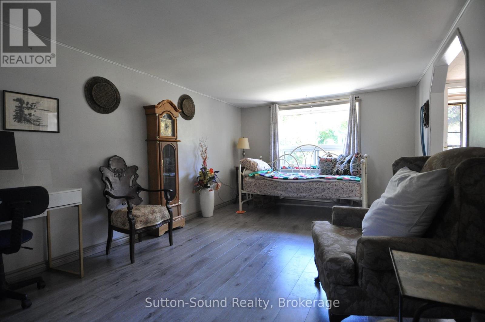 1614 3rd Avenue E, Owen Sound, Ontario  N4K 2L9 - Photo 7 - X12336729