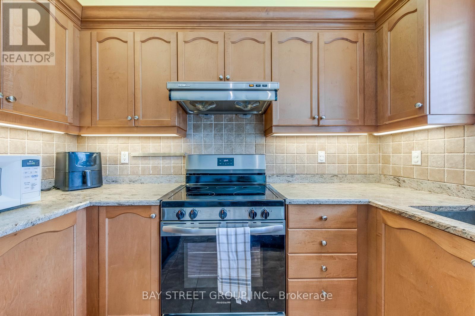217 Napa Valley Avenue, Vaughan, Ontario  L4H 1L3 - Photo 19 - N12436118