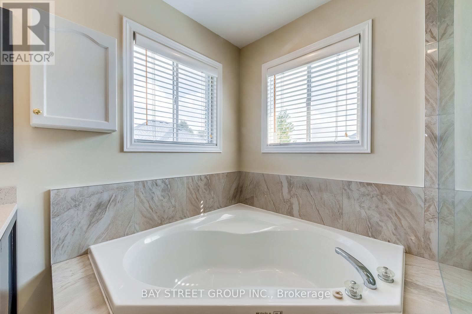 217 Napa Valley Avenue, Vaughan, Ontario  L4H 1L3 - Photo 29 - N12436118