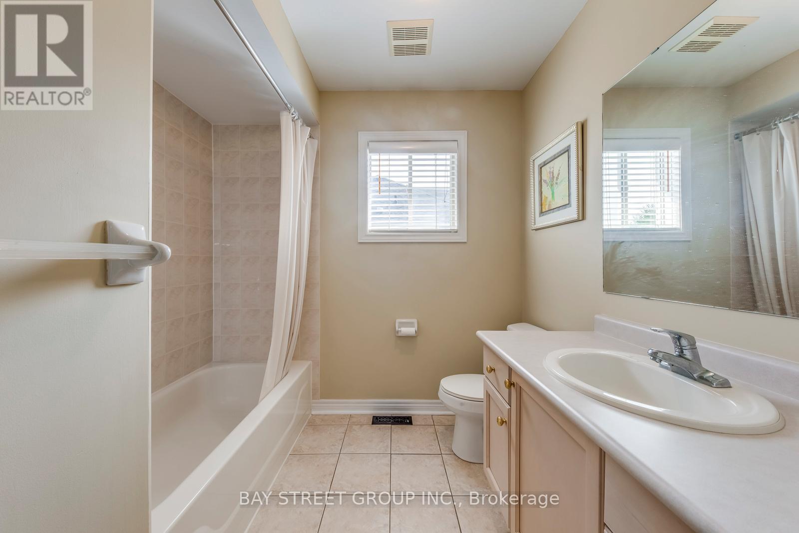 217 Napa Valley Avenue, Vaughan, Ontario  L4H 1L3 - Photo 33 - N12436118
