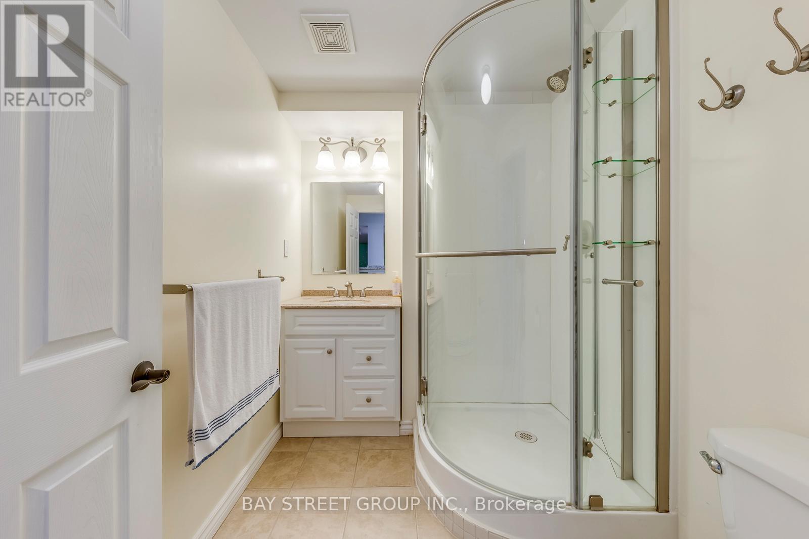 217 Napa Valley Avenue, Vaughan, Ontario  L4H 1L3 - Photo 38 - N12436118