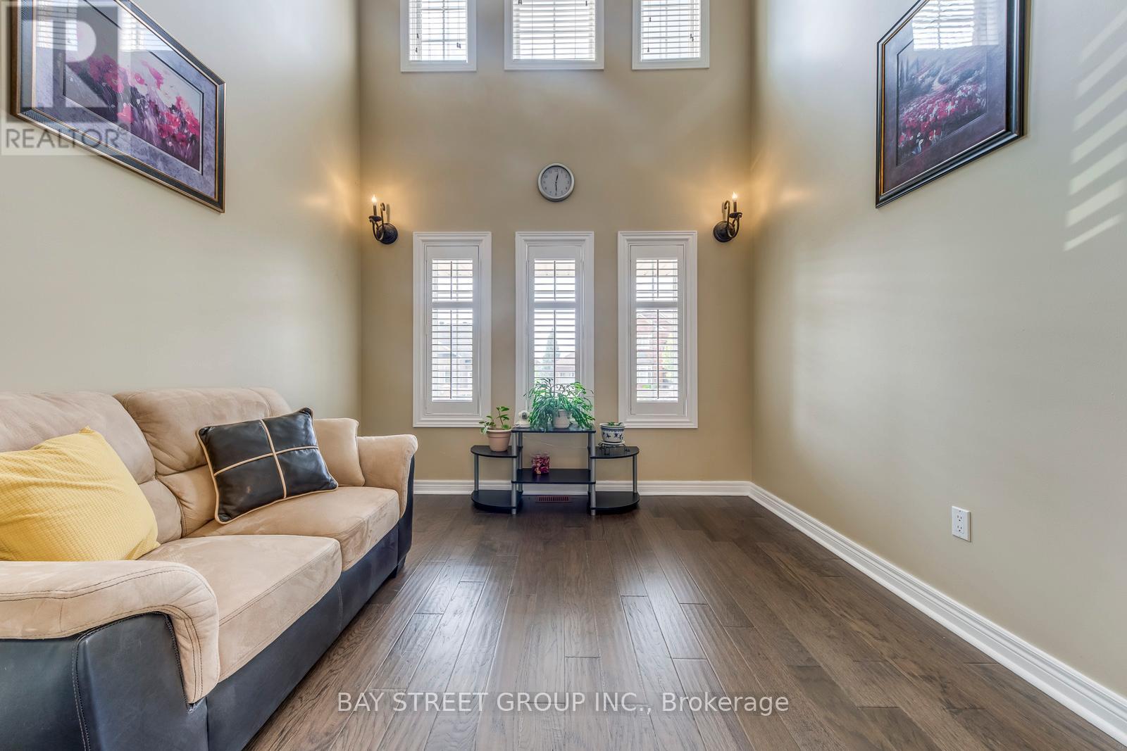 217 Napa Valley Avenue, Vaughan, Ontario  L4H 1L3 - Photo 5 - N12436118