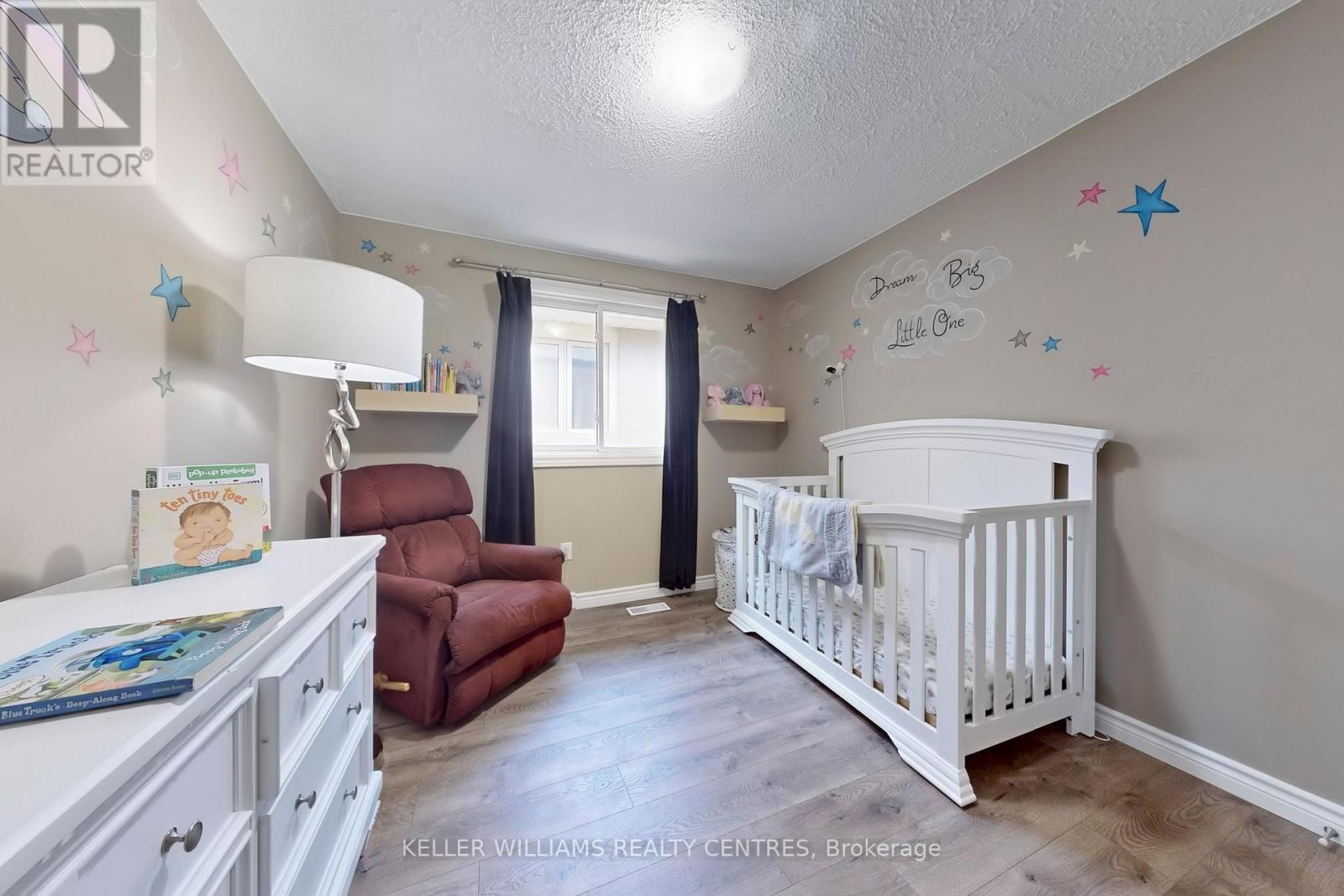 108 Armitage Drive, Newmarket, Ontario  L3Y 5L7 - Photo 18 - N12436147
