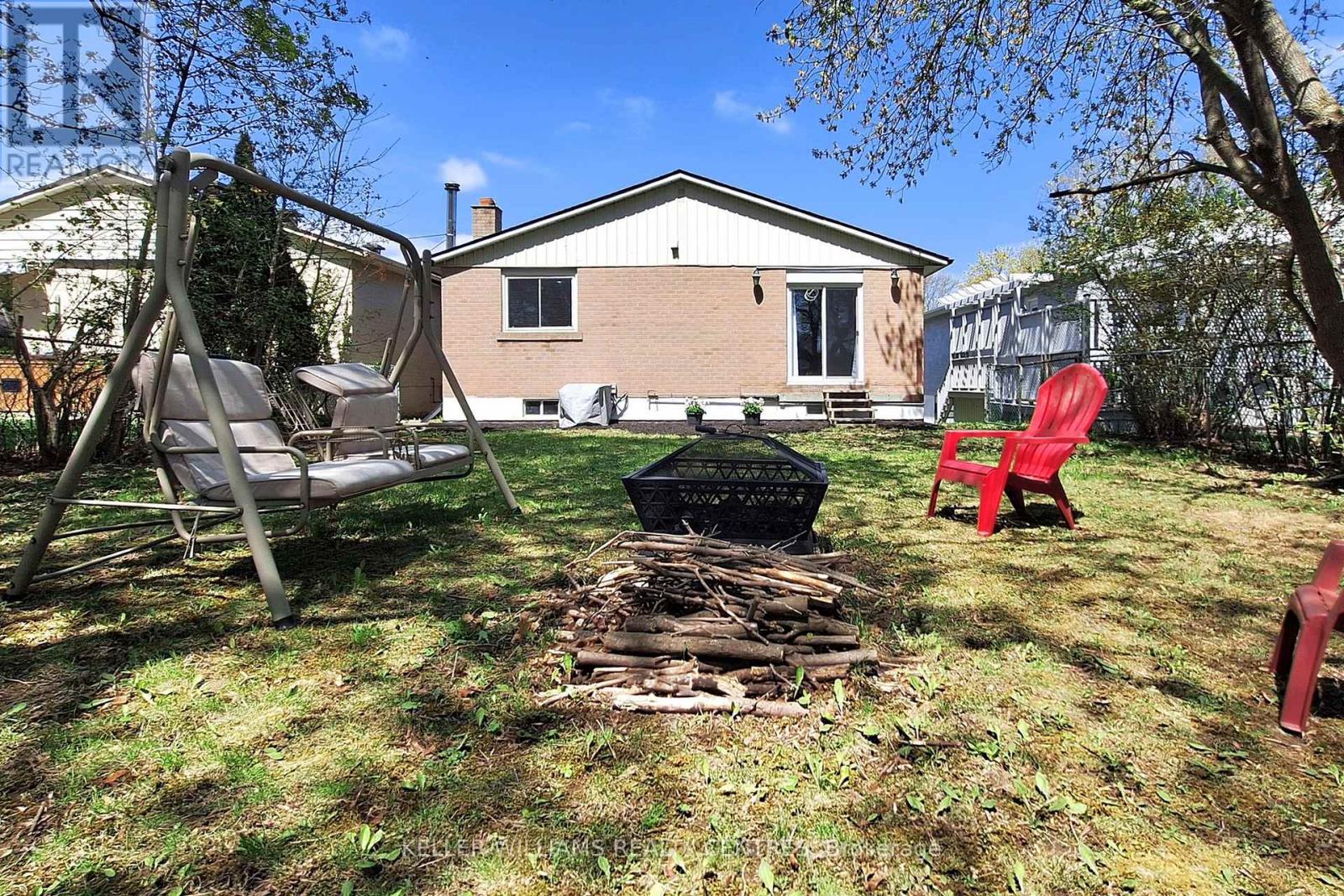 108 Armitage Drive, Newmarket, Ontario  L3Y 5L7 - Photo 27 - N12436147
