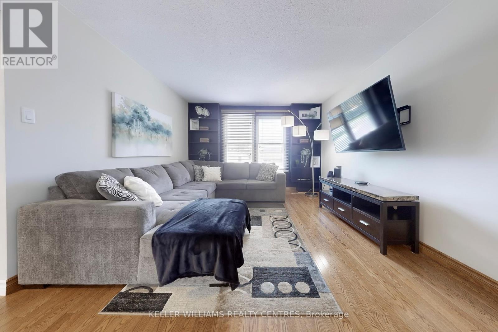 108 Armitage Drive, Newmarket, Ontario  L3Y 5L7 - Photo 4 - N12436147