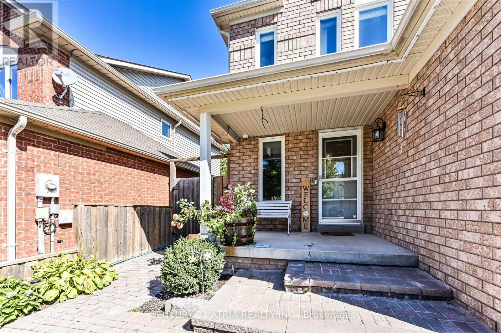 85 Burnaby Drive, Georgina, Ontario  L4P 3Y8 - Photo 4 - N12436167