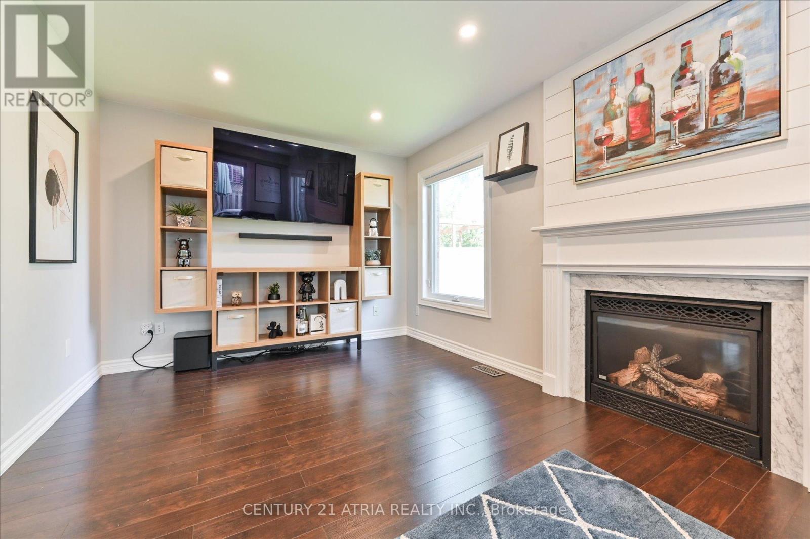 85 Burnaby Drive, Georgina, Ontario  L4P 3Y8 - Photo 7 - N12436167