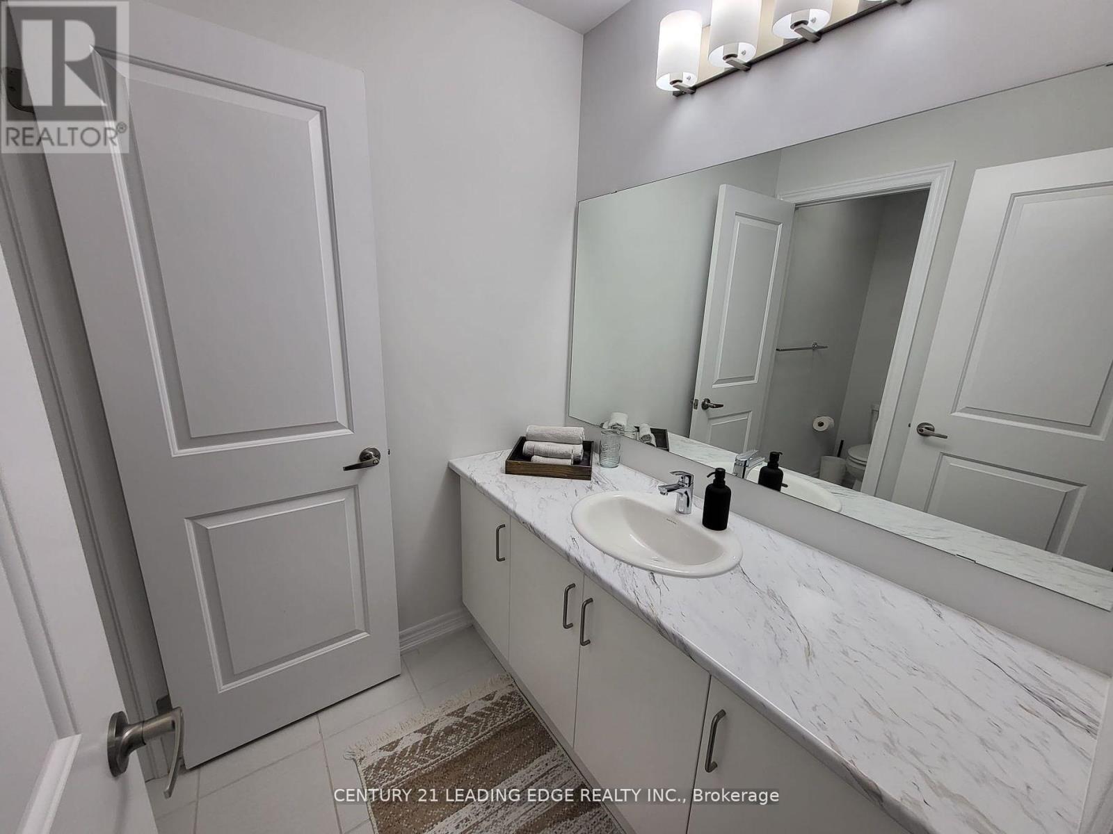 Upper - 69 Seedling Crescent, Whitchurch-Stouffville, Ontario  L4A 4V5 - Photo 16 - N12436168