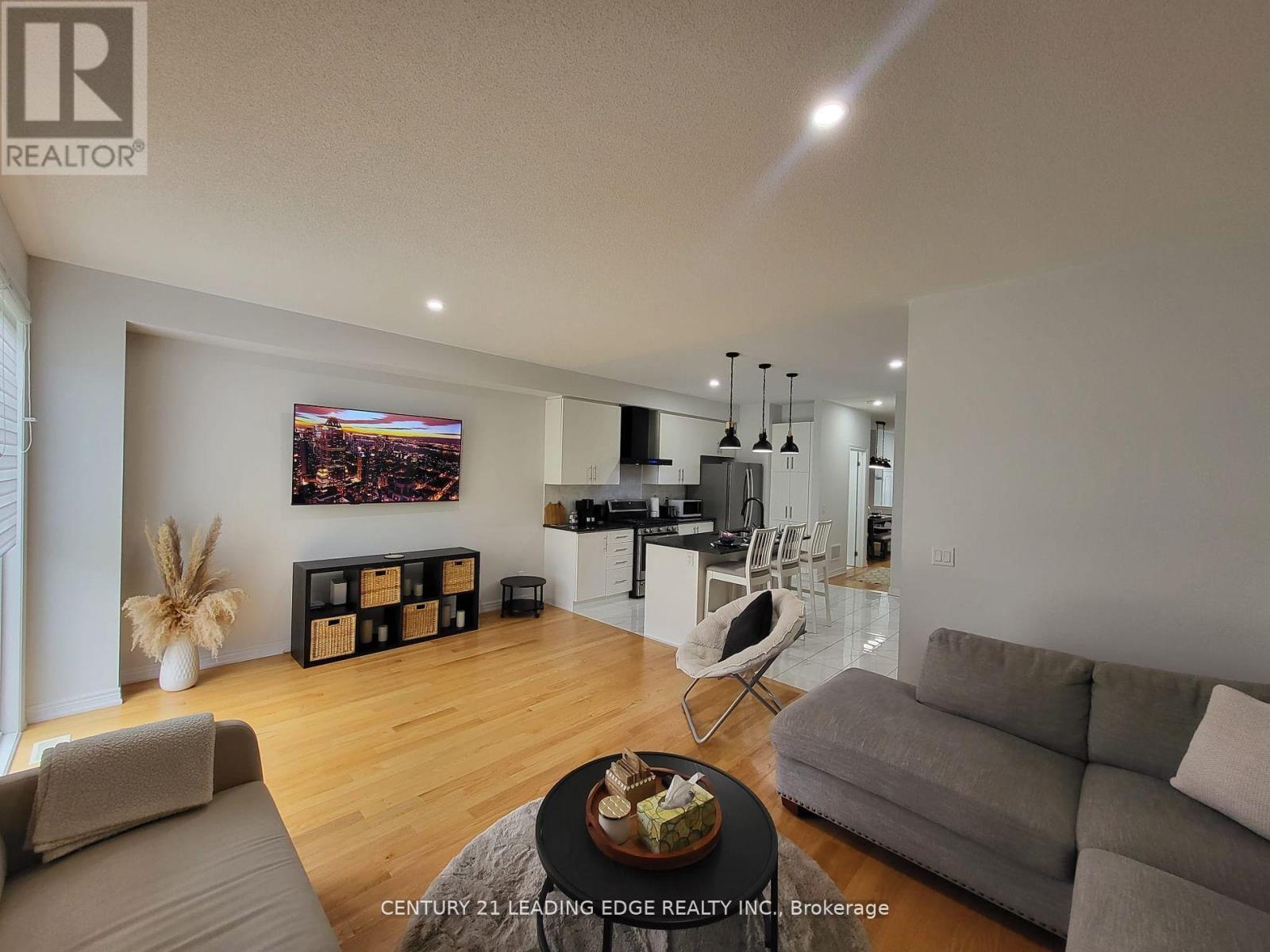Upper - 69 Seedling Crescent, Whitchurch-Stouffville, Ontario  L4A 4V5 - Photo 7 - N12436168