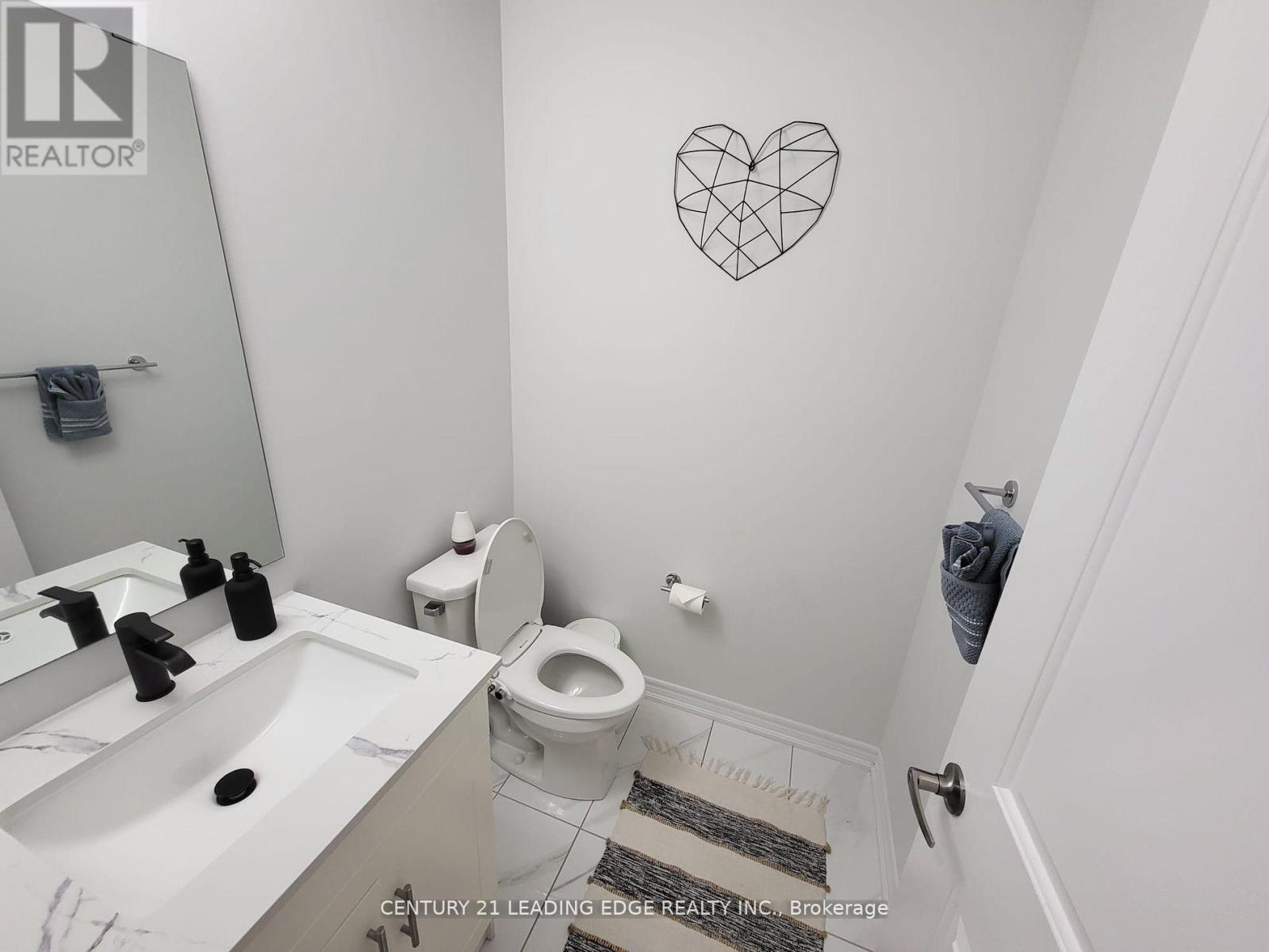 Upper - 69 Seedling Crescent, Whitchurch-Stouffville, Ontario  L4A 4V5 - Photo 8 - N12436168