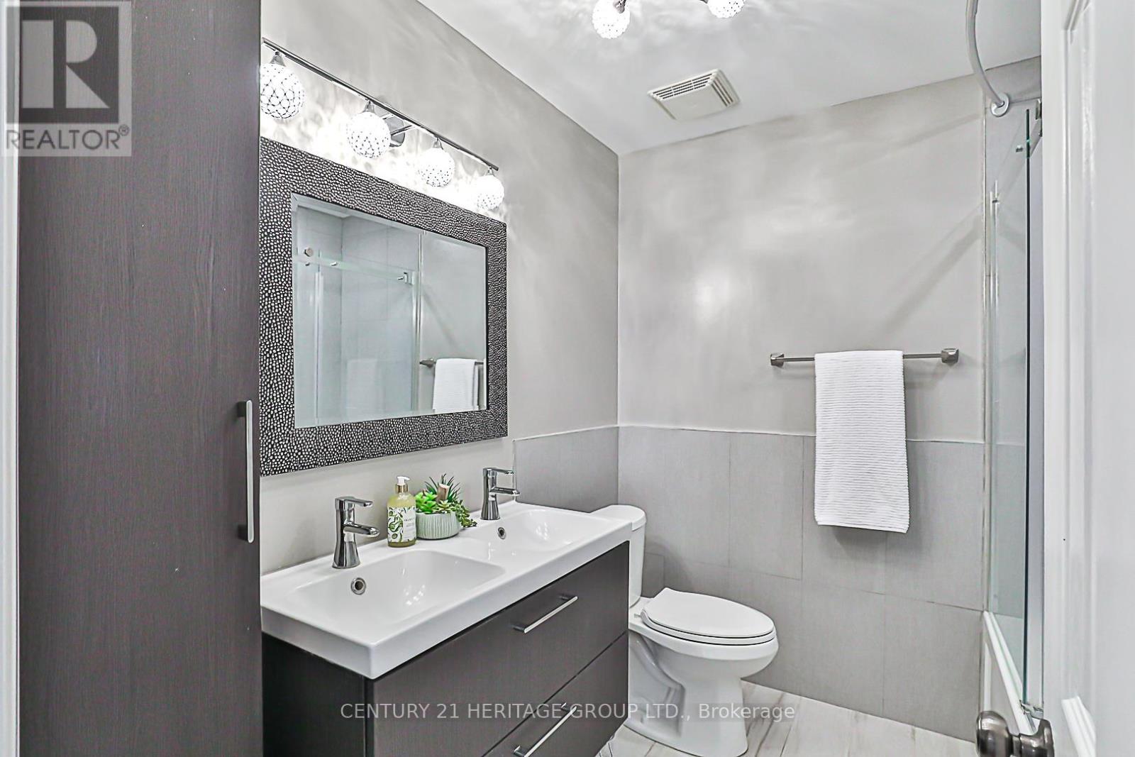 310 Chambers Crescent, Newmarket, Ontario  L3X 1T2 - Photo 22 - N12436180