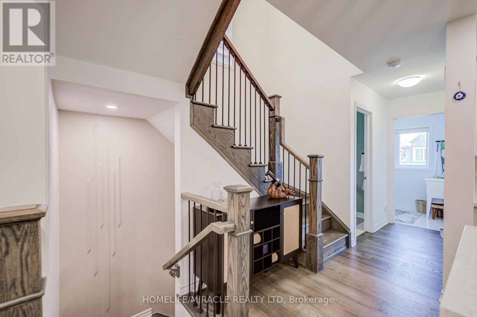 514 Bellflower Court, Milton, Ontario  L9E 1W4 - Photo 11 - W12435492