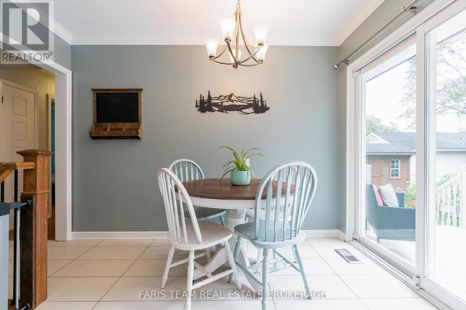 27 Ottaway Avenue, Barrie, Ontario  L4M 2W6 - Photo 10 - S12436143