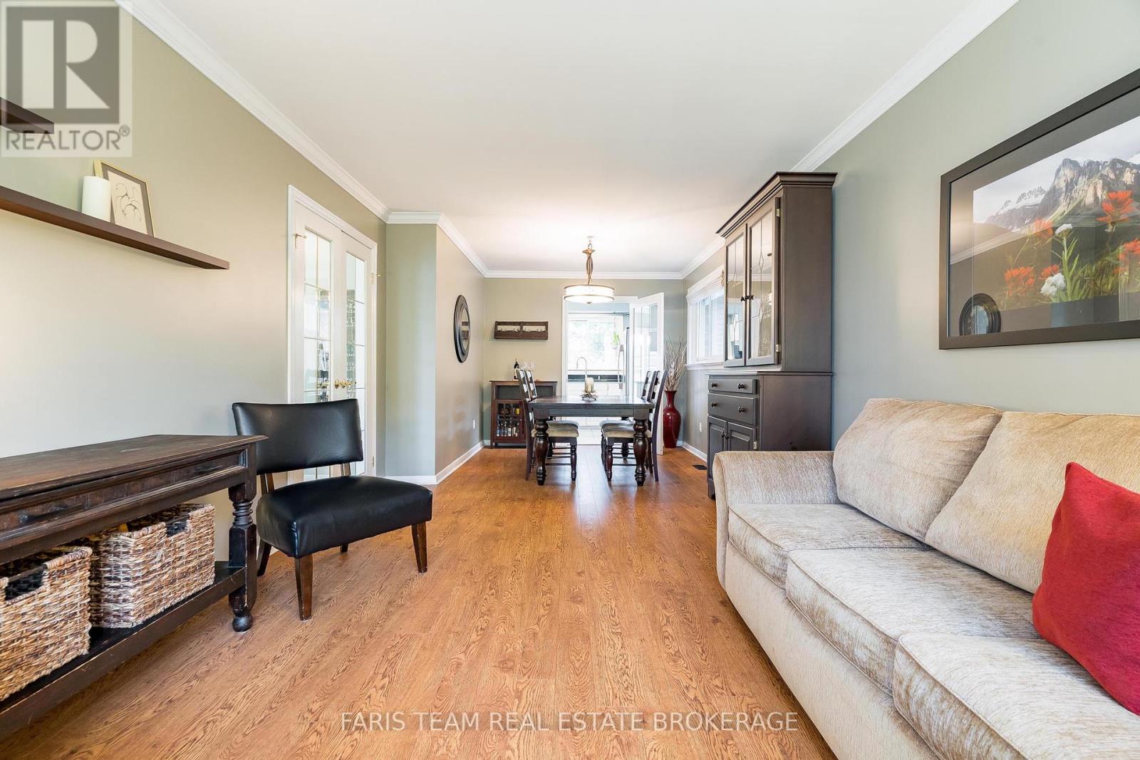 27 Ottaway Avenue, Barrie, Ontario  L4M 2W6 - Photo 15 - S12436143