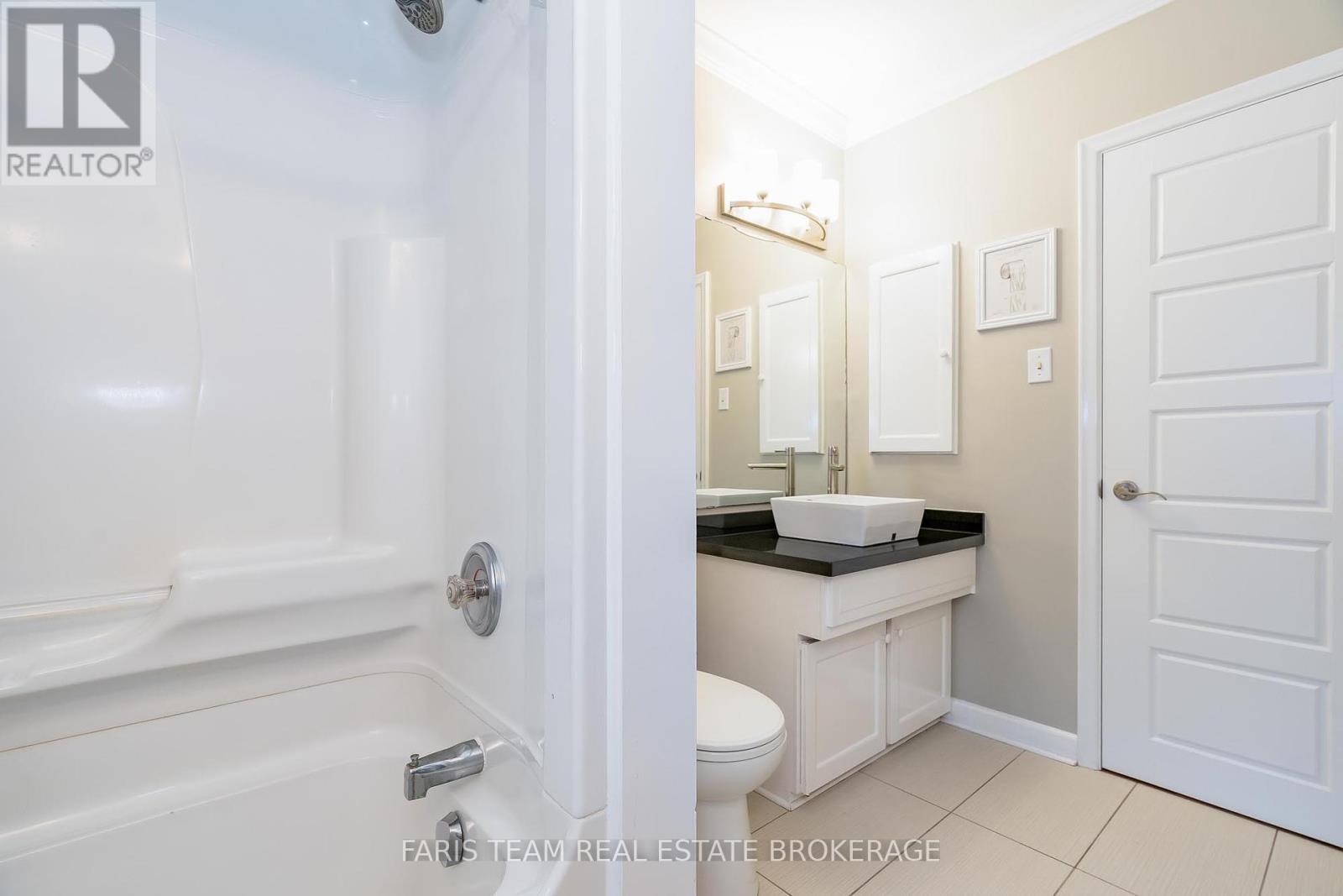 27 Ottaway Avenue, Barrie, Ontario  L4M 2W6 - Photo 21 - S12436143