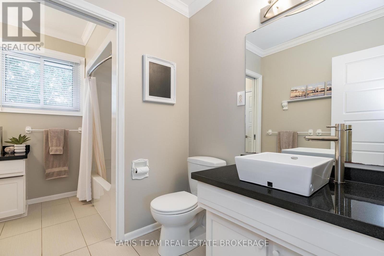 27 Ottaway Avenue, Barrie, Ontario  L4M 2W6 - Photo 22 - S12436143