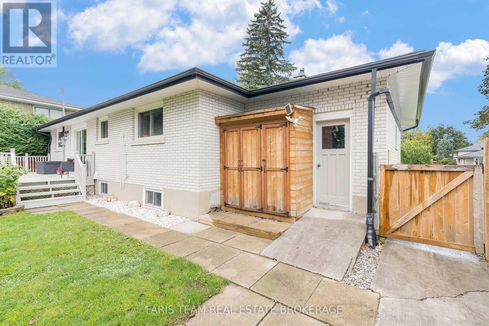 27 Ottaway Avenue, Barrie, Ontario  L4M 2W6 - Photo 34 - S12436143
