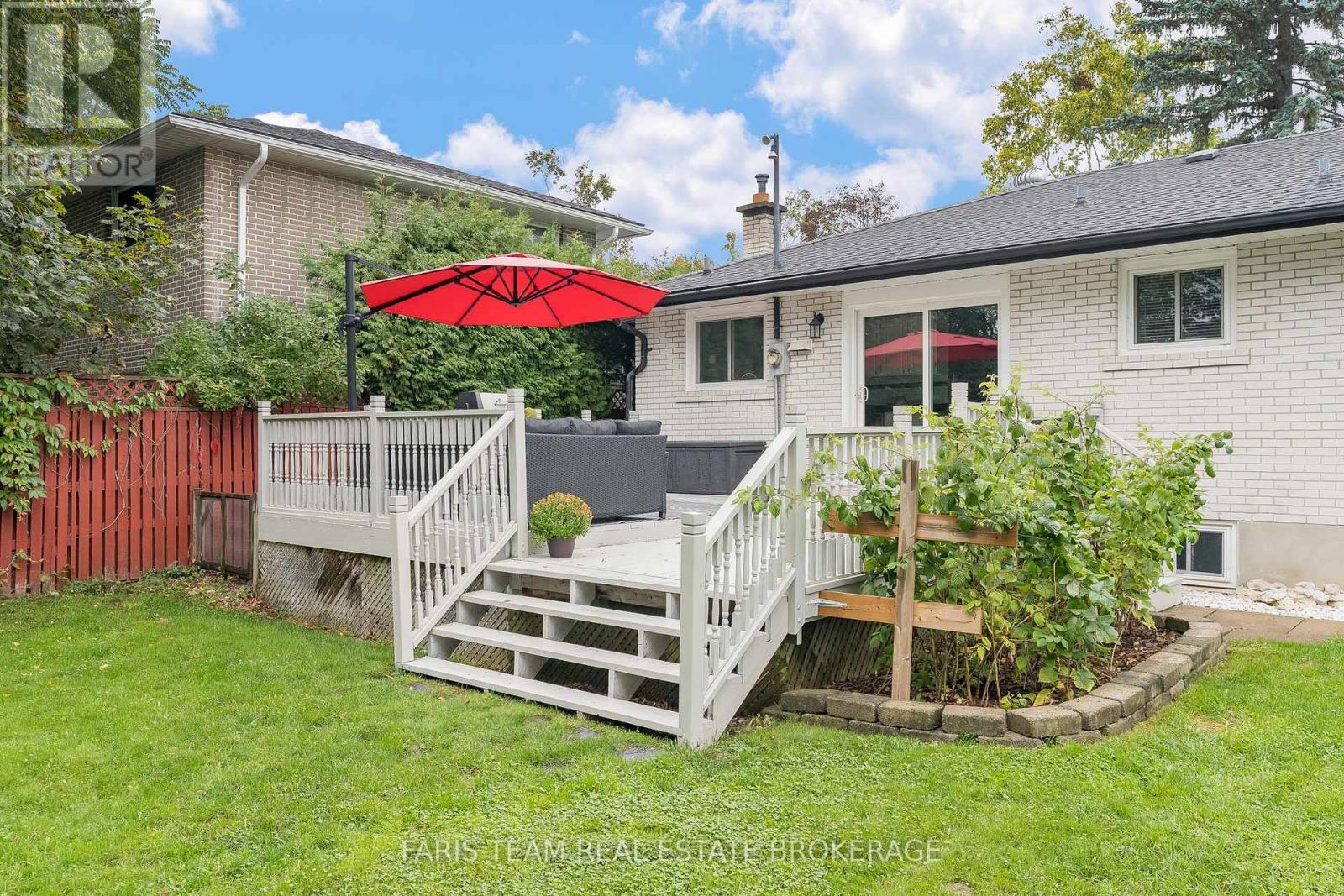 27 Ottaway Avenue, Barrie, Ontario  L4M 2W6 - Photo 37 - S12436143