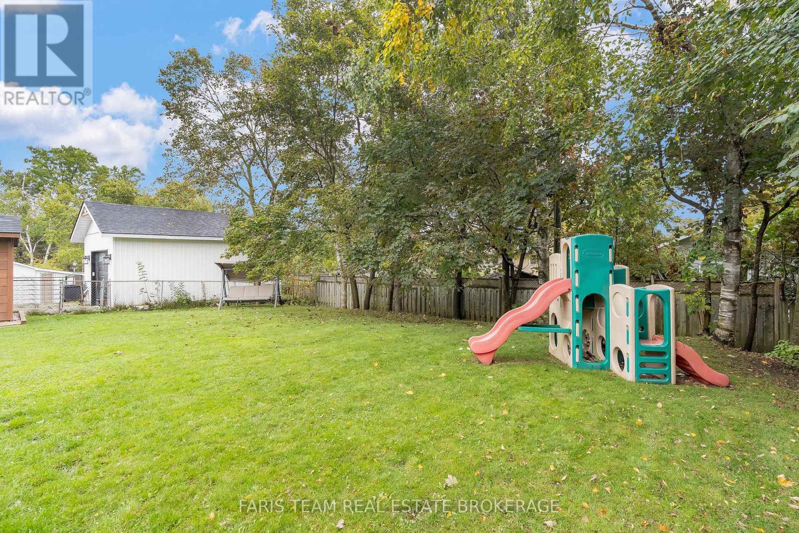 27 Ottaway Avenue, Barrie, Ontario  L4M 2W6 - Photo 38 - S12436143