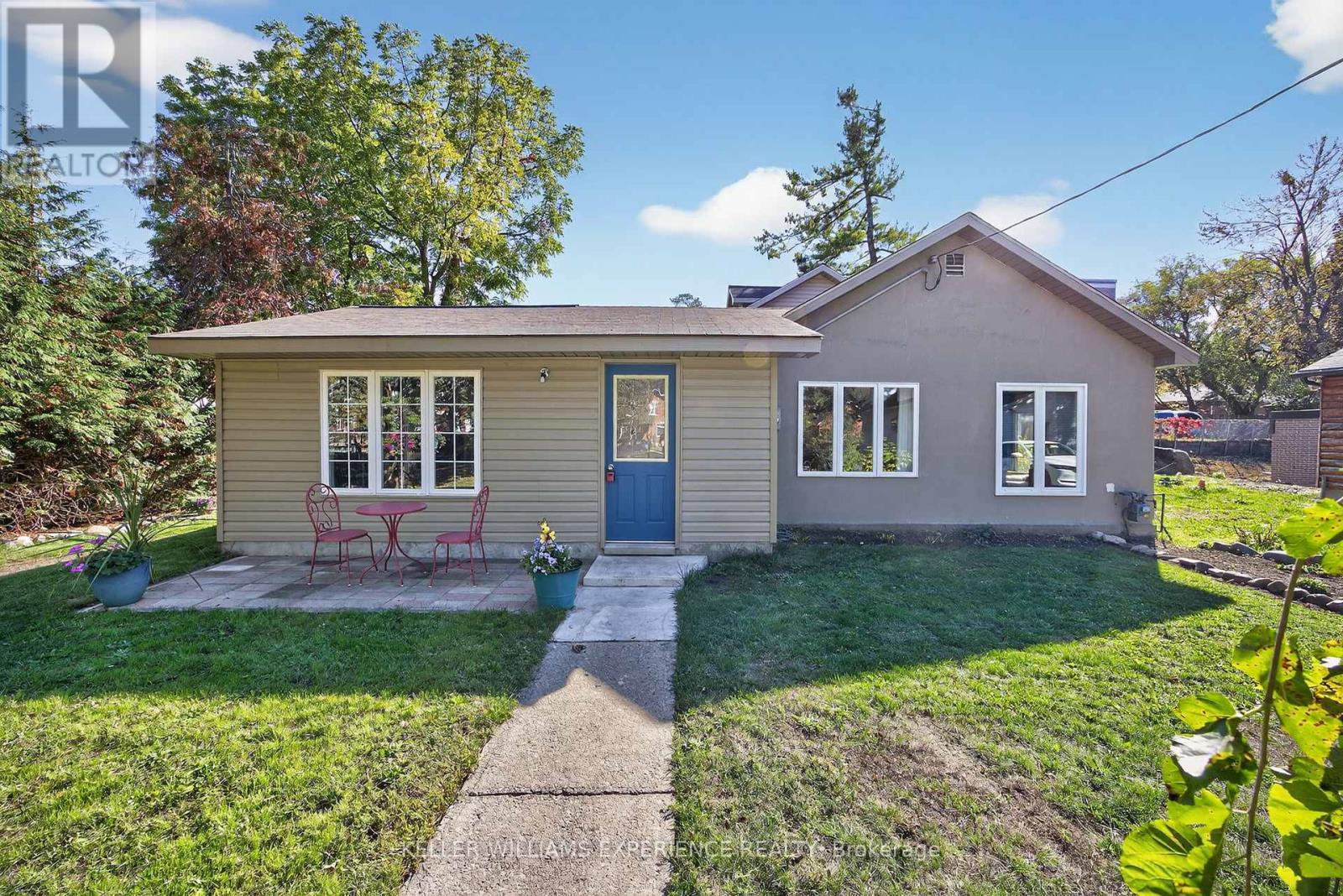 116 Burton Avenue, Barrie (Allandale), Ontario  L4N 2R8 - Photo 1 - S12436152