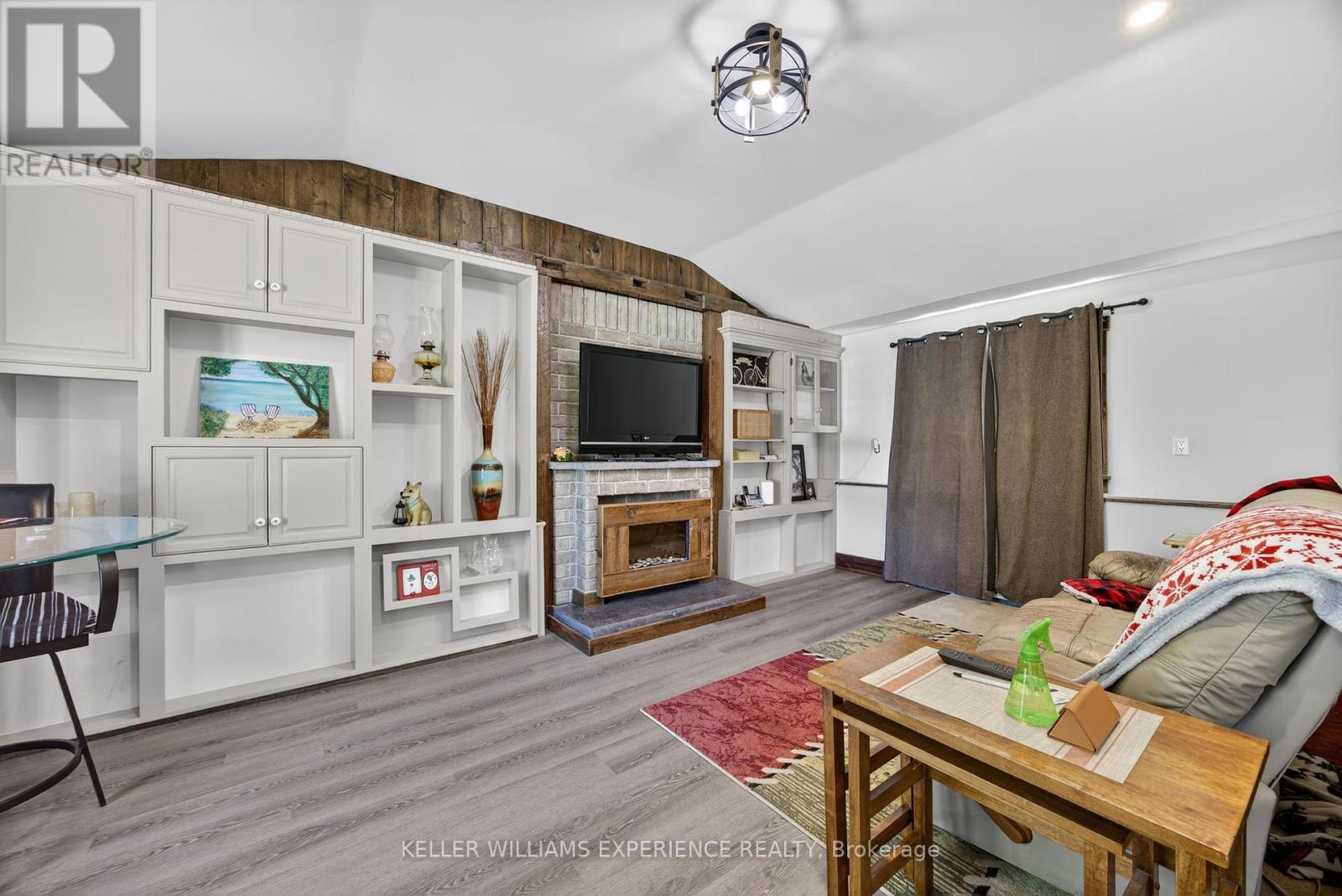 116 Burton Avenue, Barrie (Allandale), Ontario  L4N 2R8 - Photo 15 - S12436152