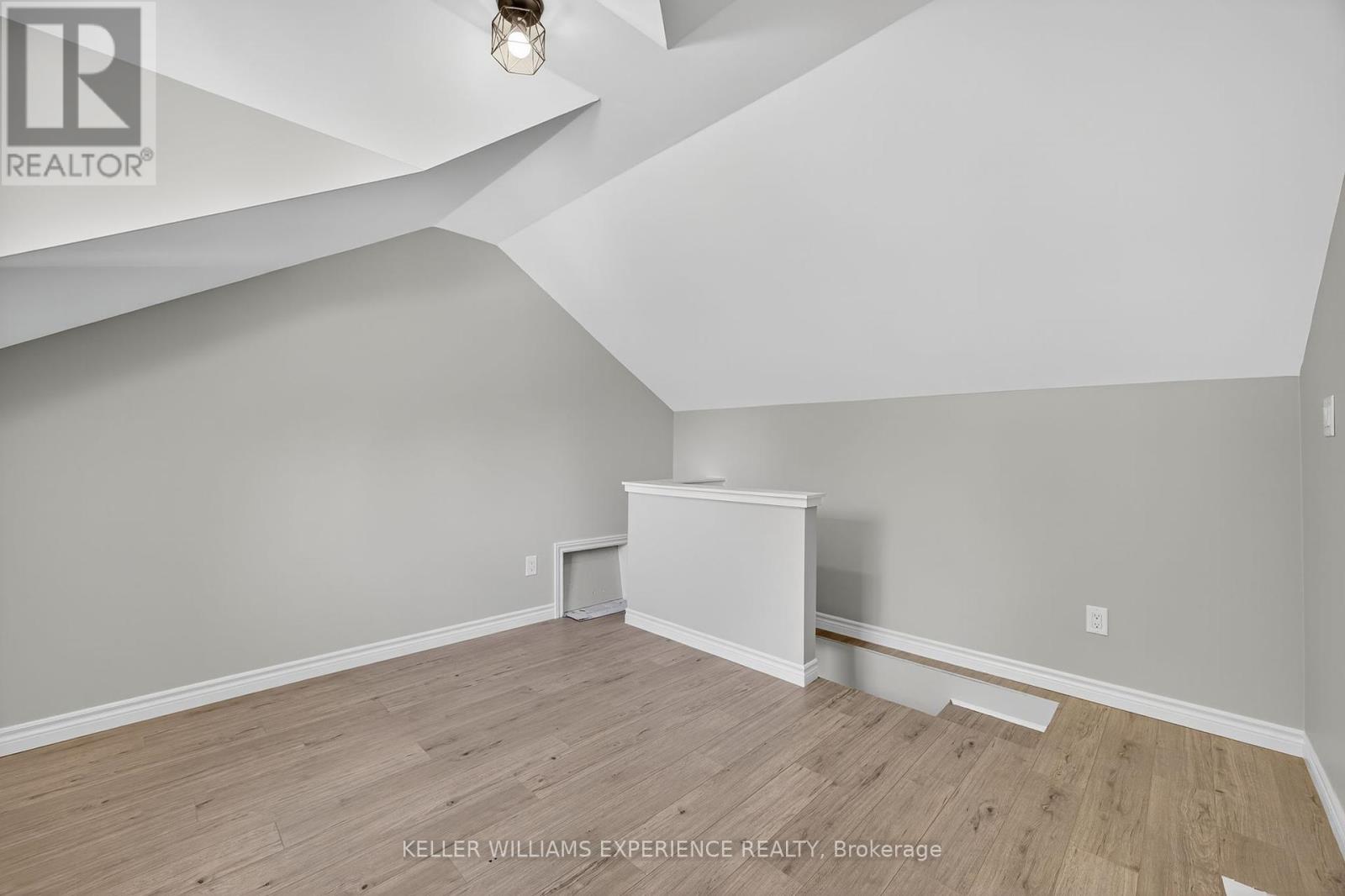 116 Burton Avenue, Barrie (Allandale), Ontario  L4N 2R8 - Photo 27 - S12436152