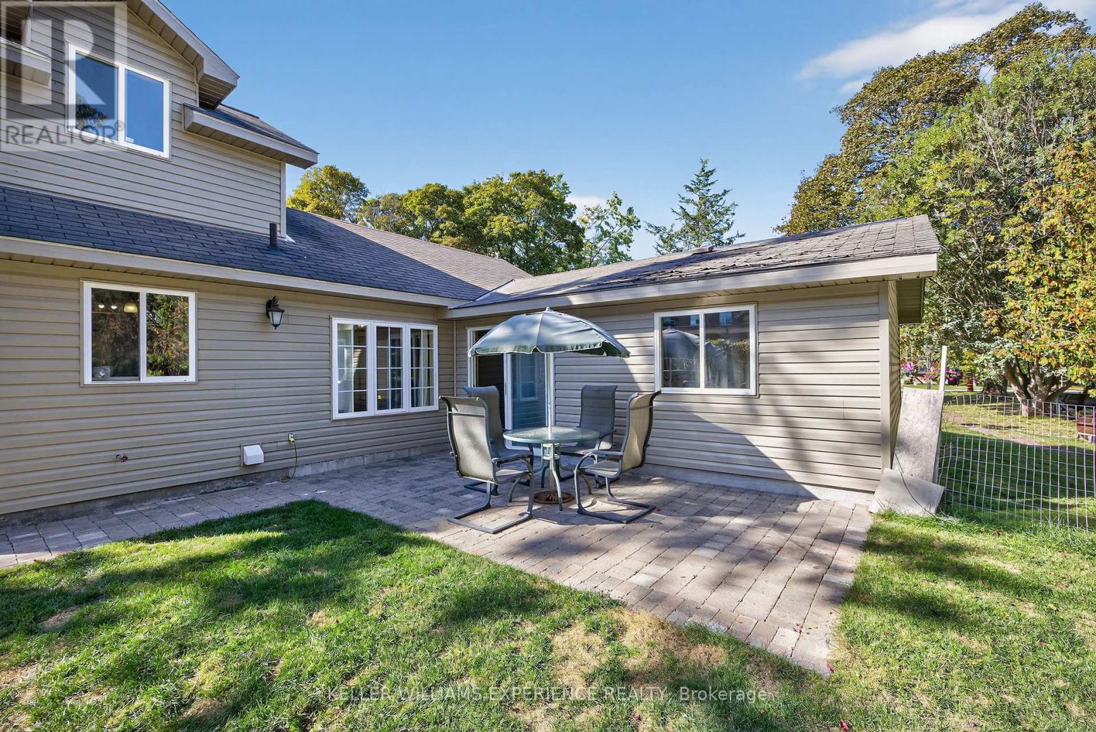 116 Burton Avenue, Barrie (Allandale), Ontario  L4N 2R8 - Photo 28 - S12436152