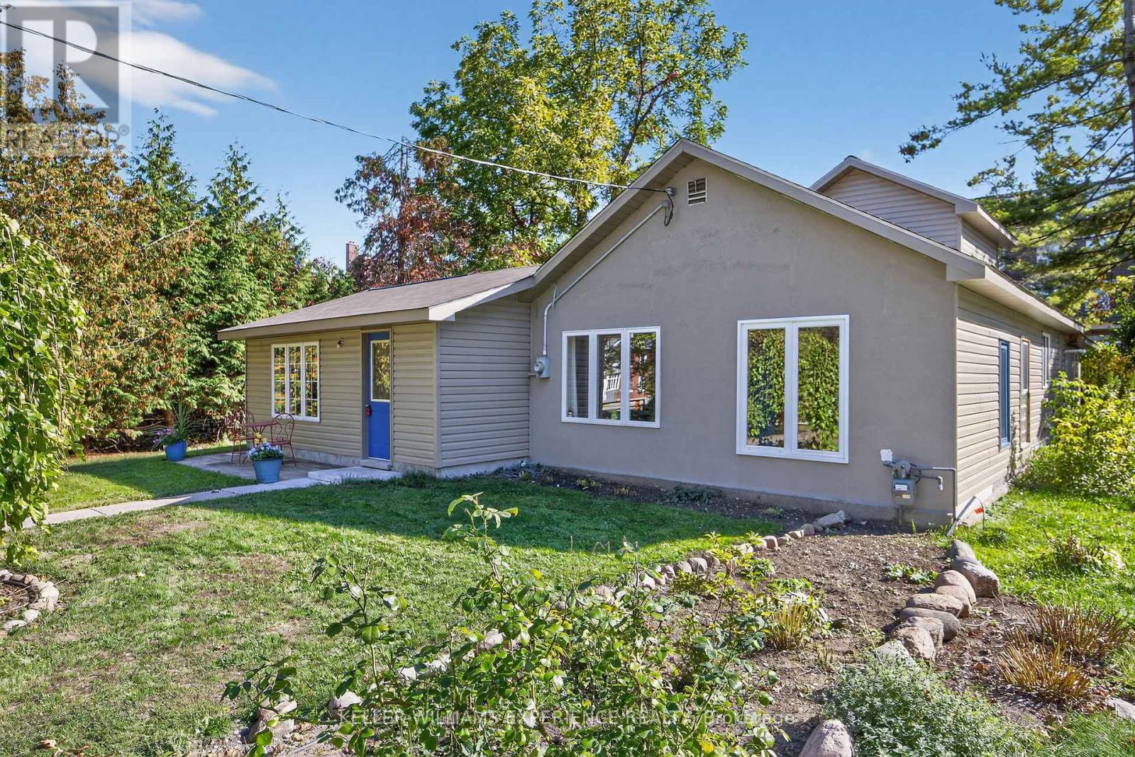 116 Burton Avenue, Barrie (Allandale), Ontario  L4N 2R8 - Photo 5 - S12436152
