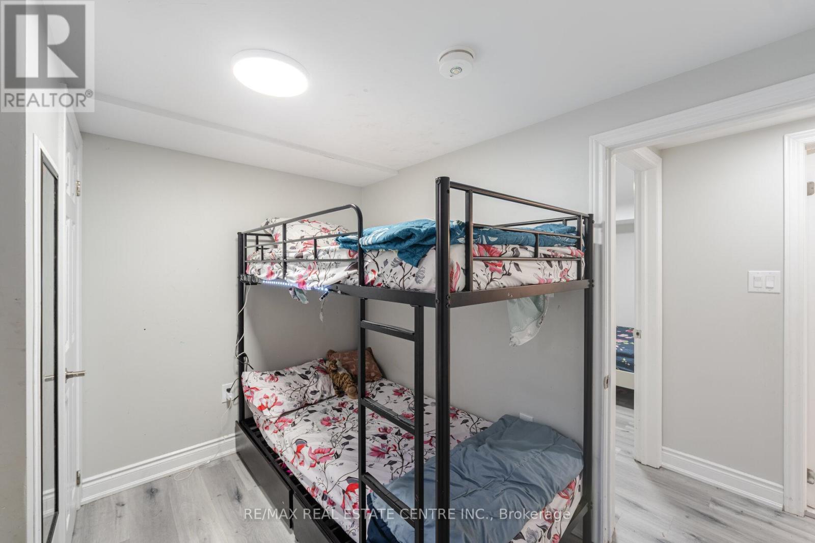 34 Windermere Court, Brampton, Ontario  L6X 2L6 - Photo 43 - W12436072