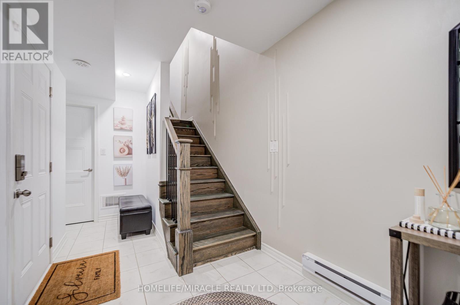 514 Bellflower Court, Milton, Ontario  L9E 1W4 - Photo 8 - W12435492