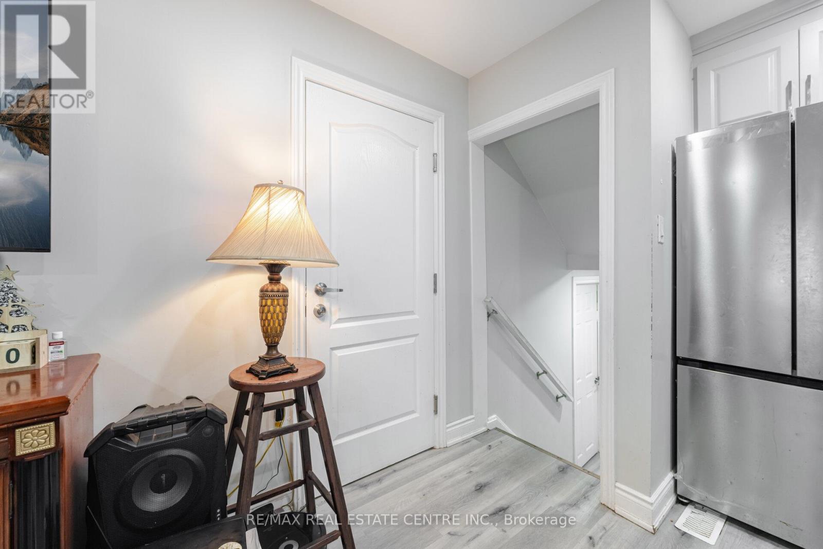 34 Windermere Court, Brampton, Ontario  L6X 2L6 - Photo 37 - W12436072
