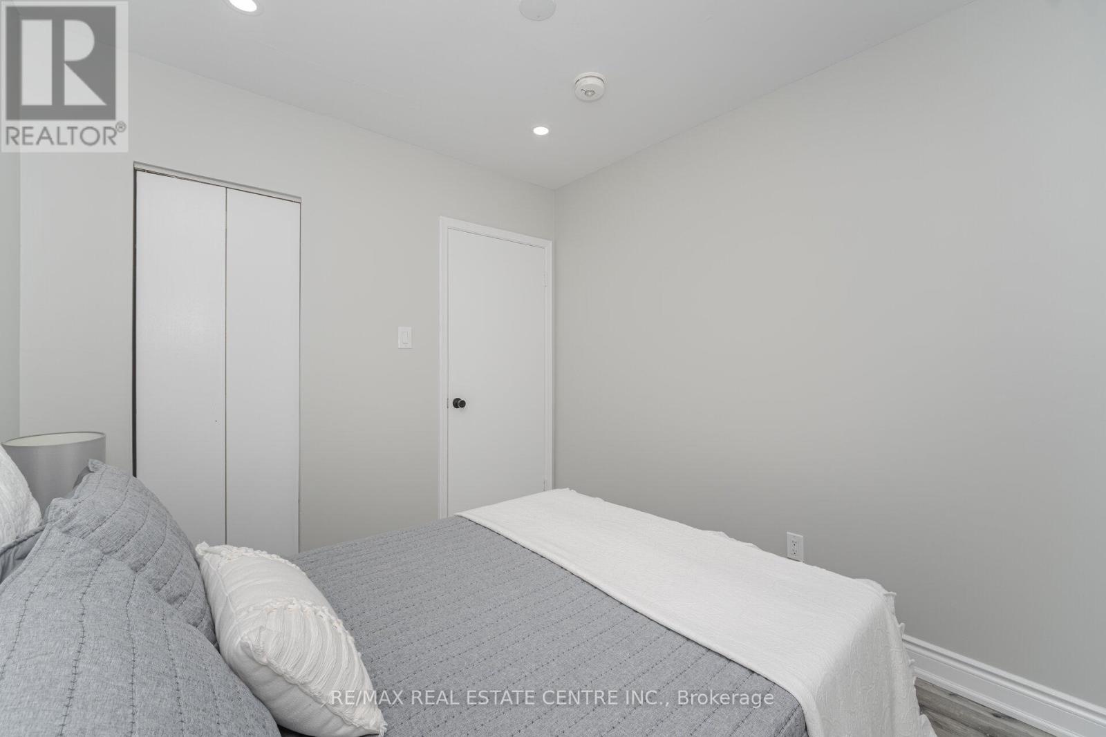 34 Windermere Court, Brampton, Ontario  L6X 2L6 - Photo 25 - W12436072
