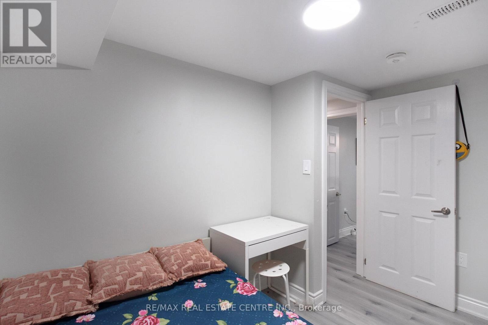 34 Windermere Court, Brampton, Ontario  L6X 2L6 - Photo 41 - W12436072