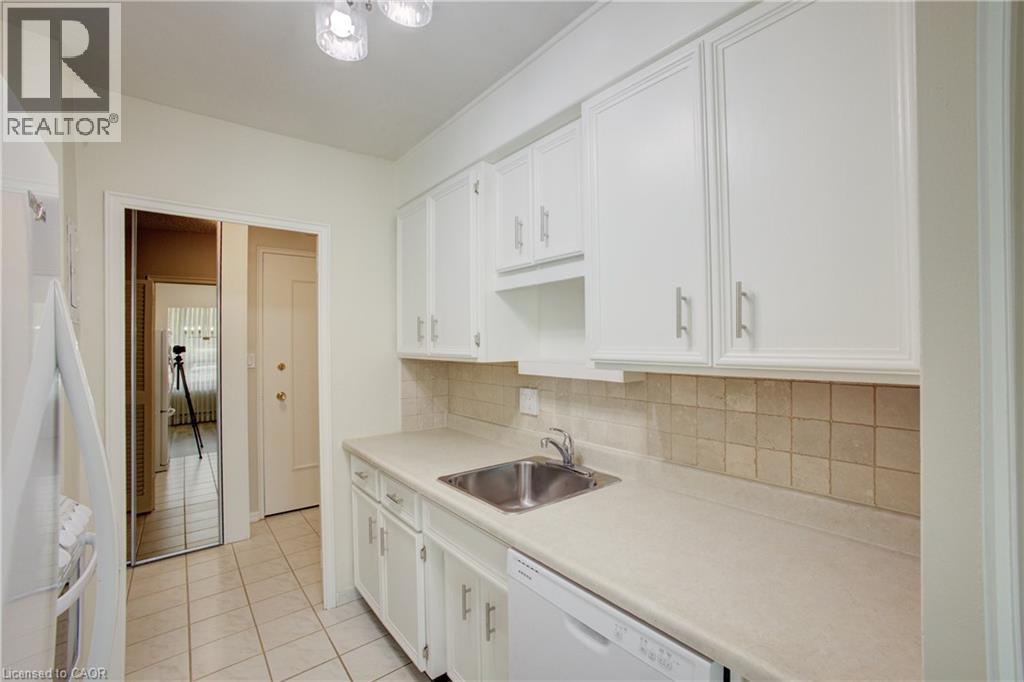 45 Westmount Road N Unit# 103, Waterloo, Ontario  N2L 2R3 - Photo 9 - 40753120