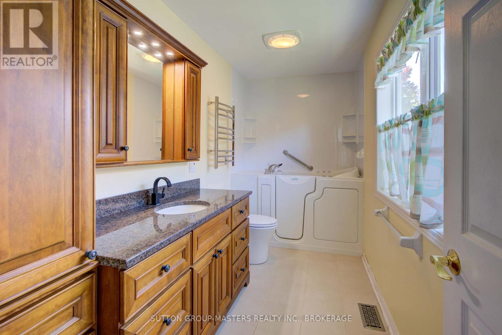 83 Abbey Dawn Drive, Loyalist, Ontario  K0H 1G0 - Photo 22 - X12436262