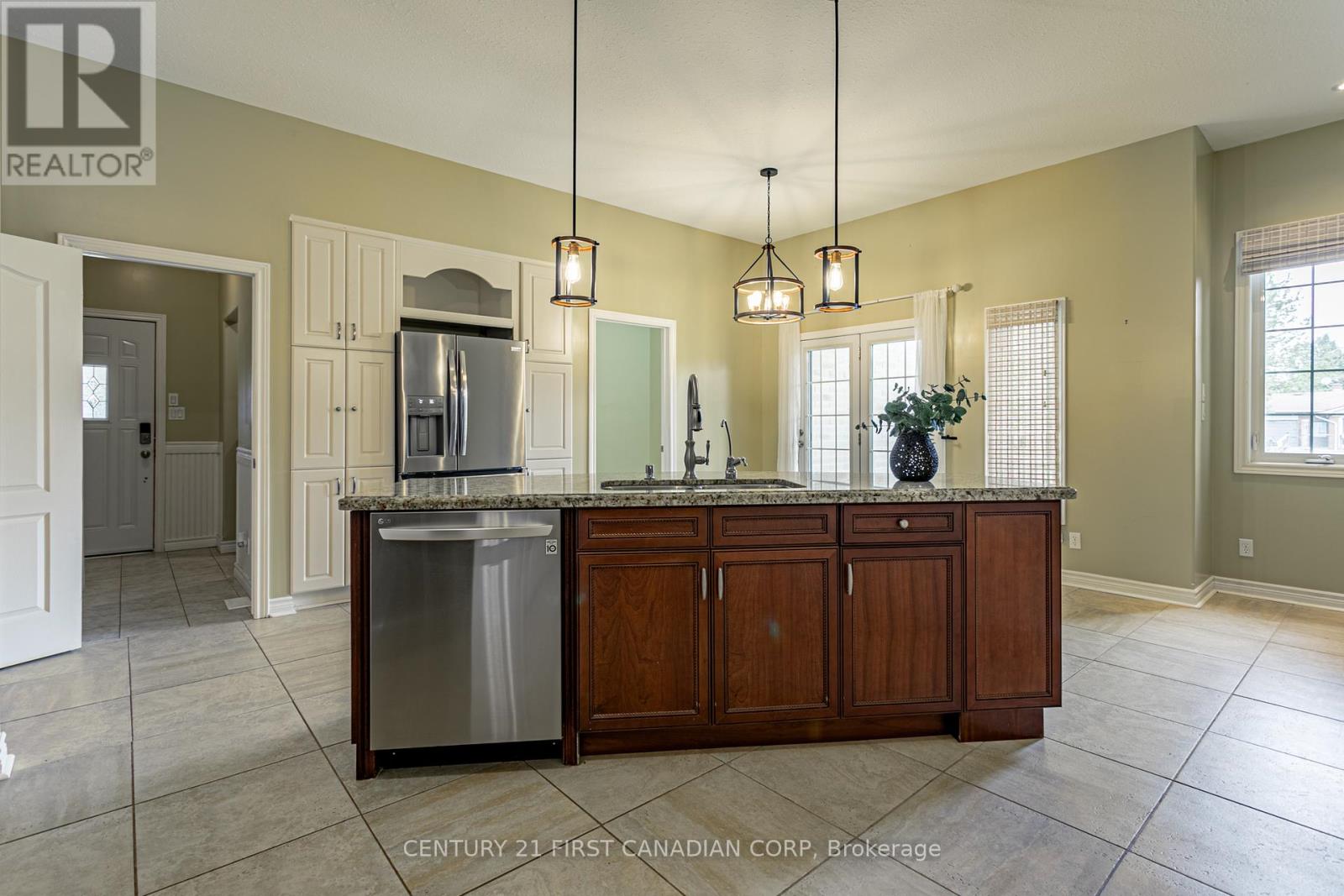 11507 Lagonda Way, Chatham-Kent, Ontario  N0P 1X0 - Photo 10 - X12436296