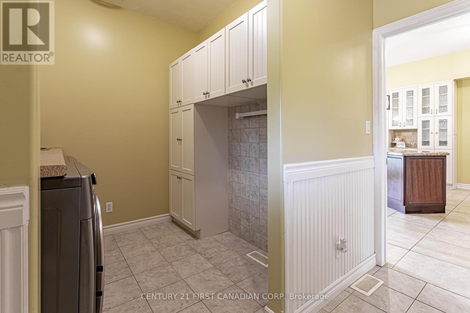 11507 Lagonda Way, Chatham-Kent, Ontario  N0P 1X0 - Photo 17 - X12436296