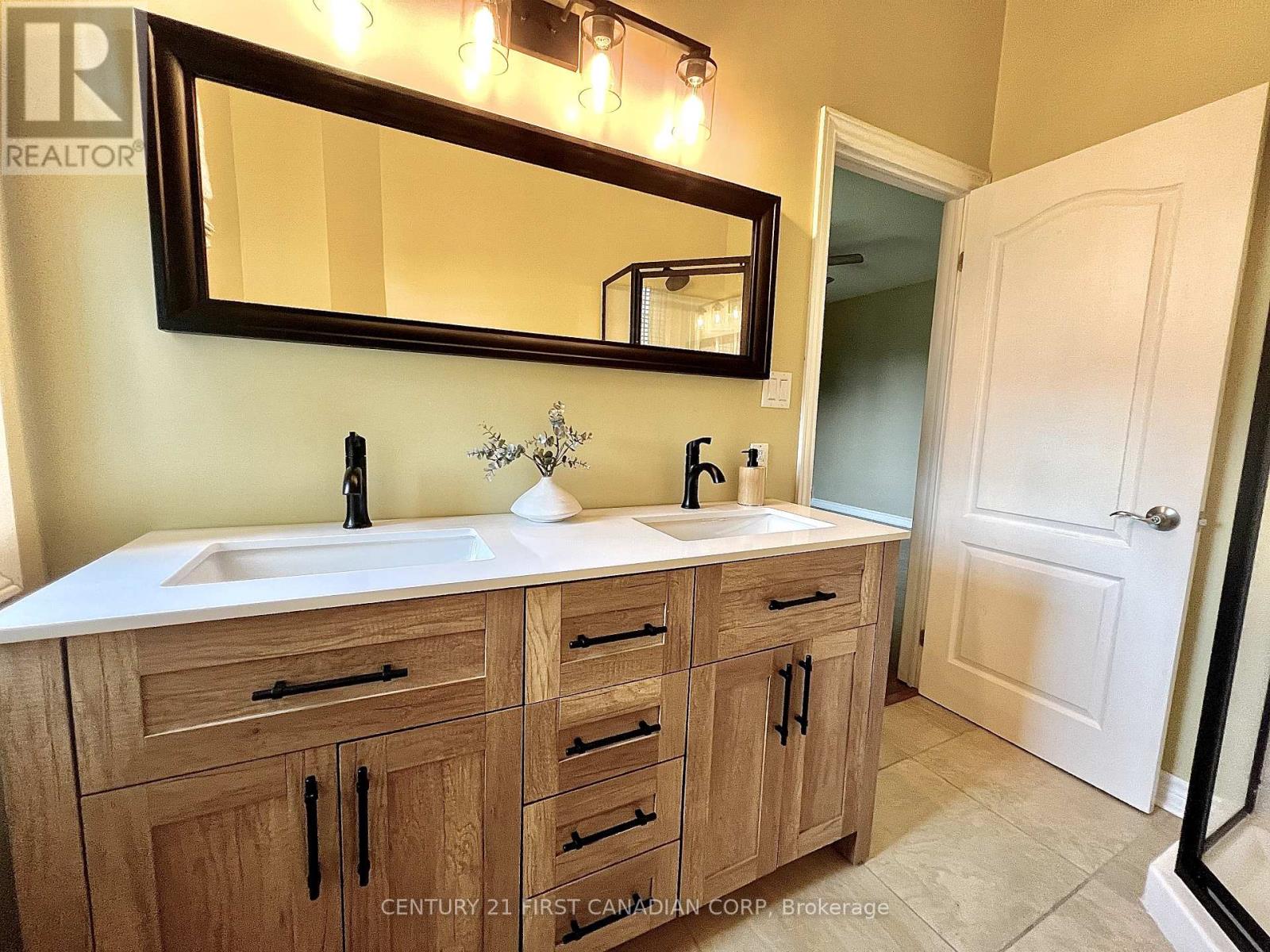 11507 Lagonda Way, Chatham-Kent, Ontario  N0P 1X0 - Photo 27 - X12436296