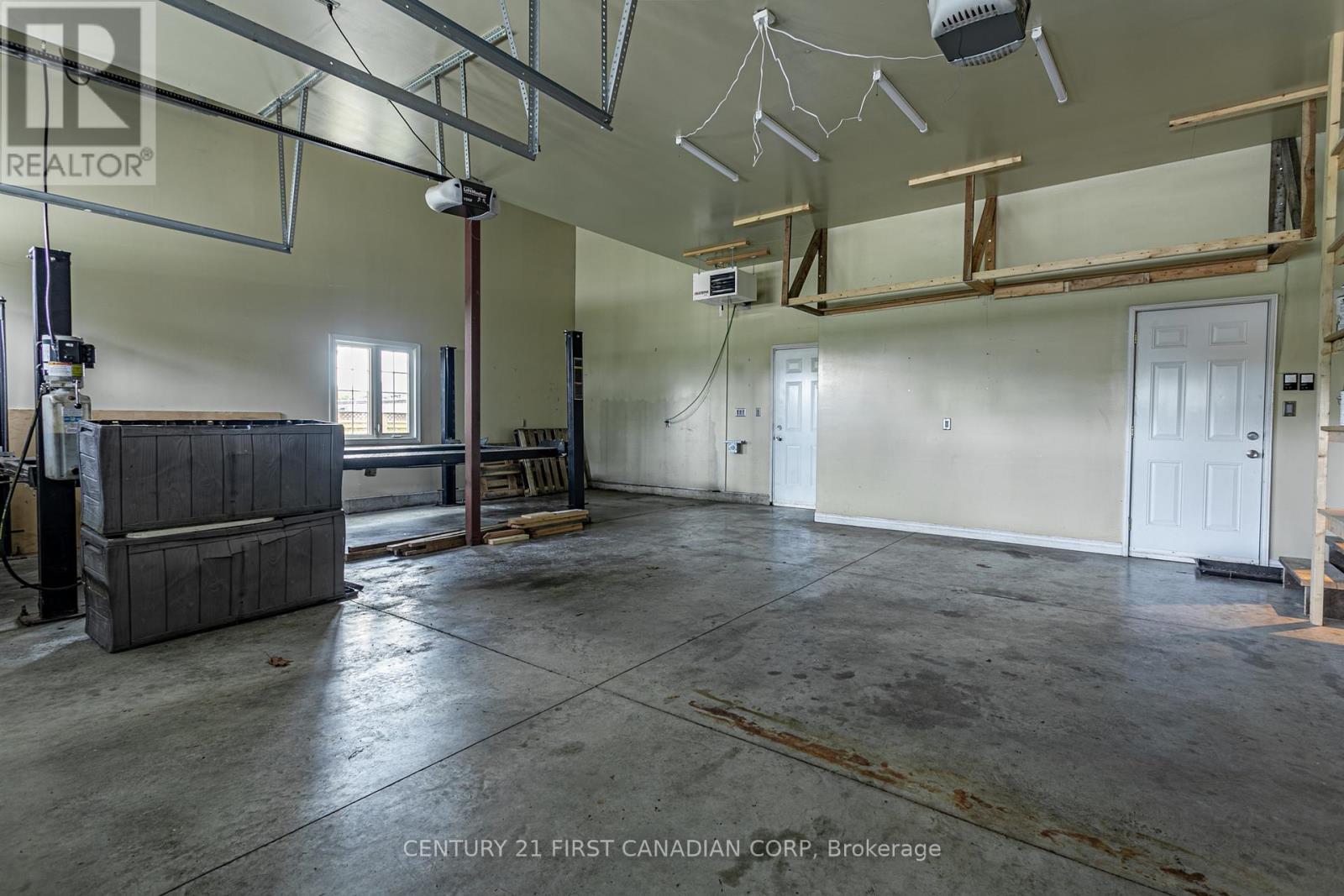 11507 Lagonda Way, Chatham-Kent, Ontario  N0P 1X0 - Photo 31 - X12436296