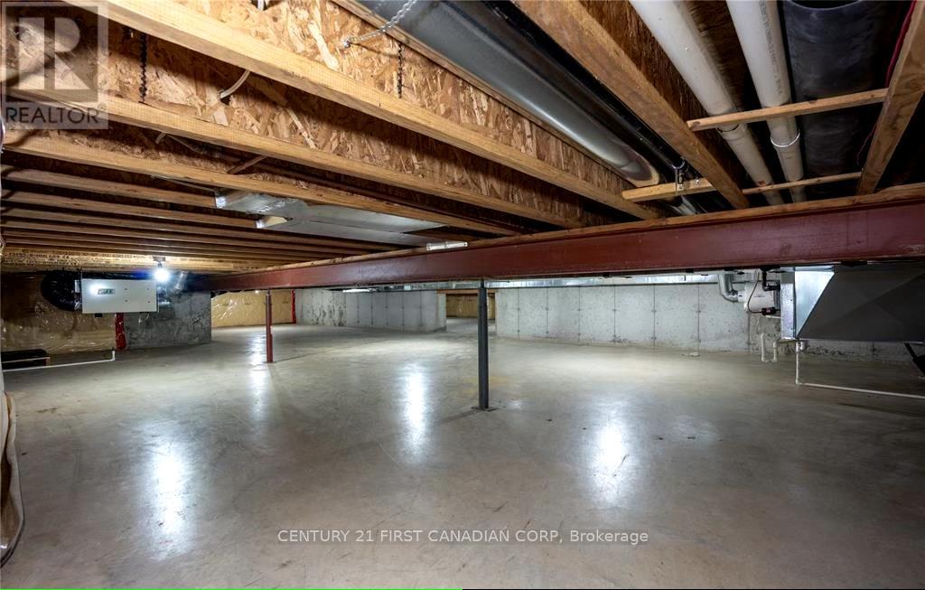 11507 Lagonda Way, Chatham-Kent, Ontario  N0P 1X0 - Photo 32 - X12436296