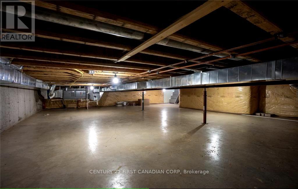 11507 Lagonda Way, Chatham-Kent, Ontario  N0P 1X0 - Photo 33 - X12436296