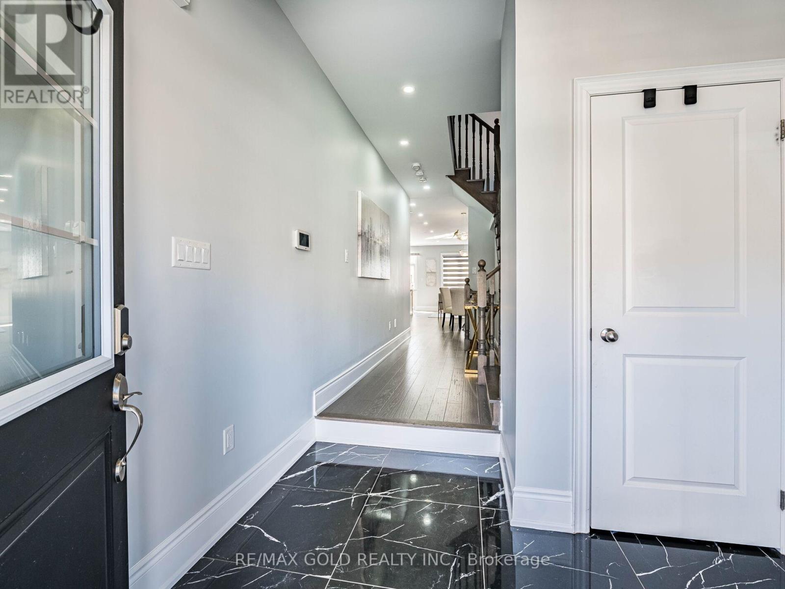 105 Boathouse Road, Brampton, Ontario  L7A 5B7 - Photo 4 - W12436115