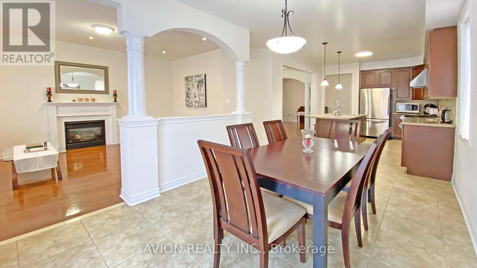 5173 Churchill Meadows Boulevard, Mississauga, Ontario  L5M 8B7 - Photo 5 - W12436119