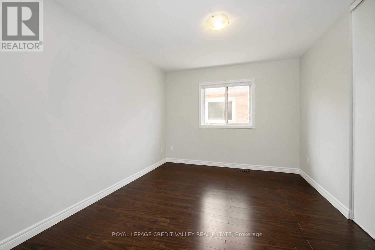 972 Winterton Way, Mississauga, Ontario  L5V 1M6 - Photo 29 - W12436126