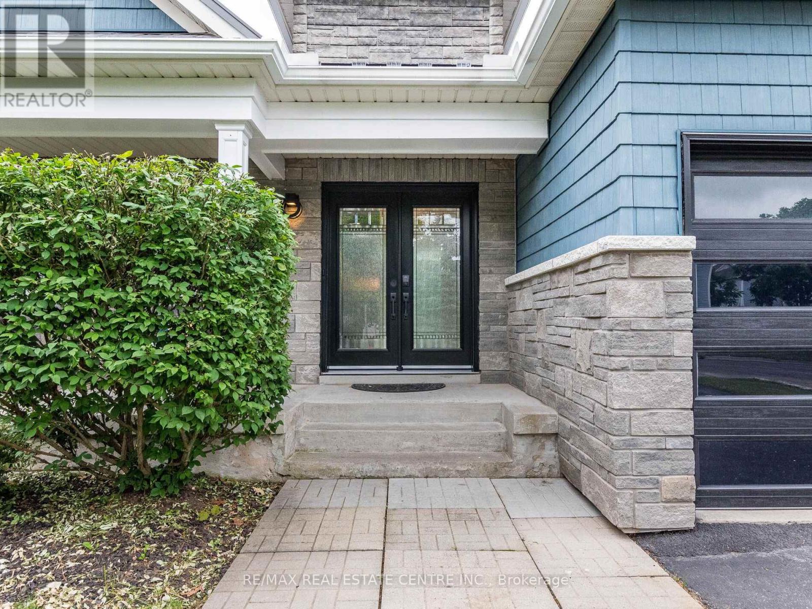 42 Somerville Road, Halton Hills, Ontario  L7J 3A1 - Photo 5 - W12436141